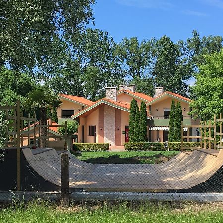 Somo Surfskate Hostel Castañedo Dış mekan fotoğraf