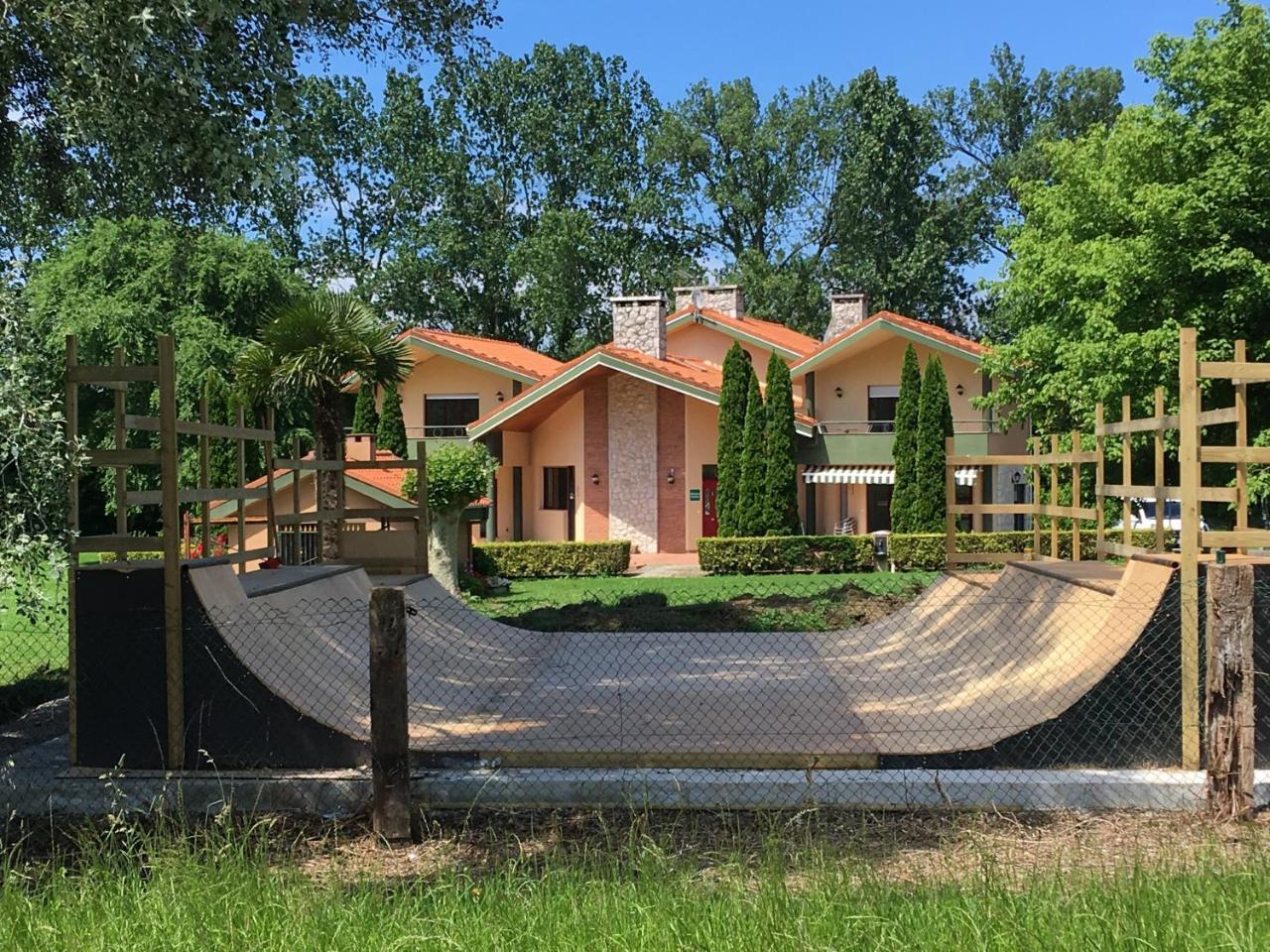 Somo Surfskate Hostel Castañedo Dış mekan fotoğraf